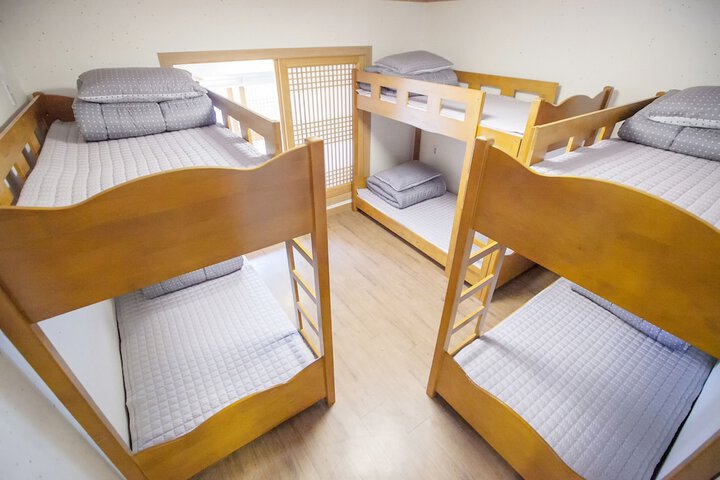 Room 28 of 90