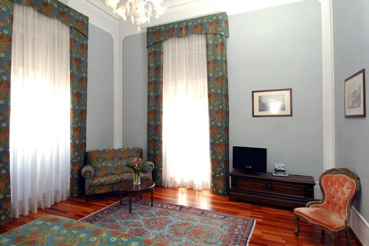 Room 28 of 49
