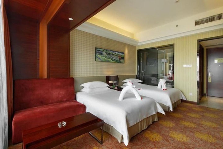 Room 14 of 35