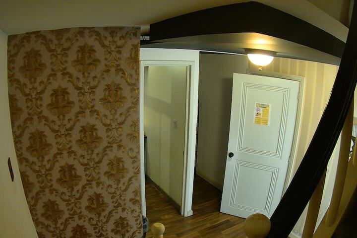 Room 45 of 152