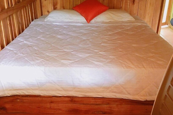 Room 10 of 27
