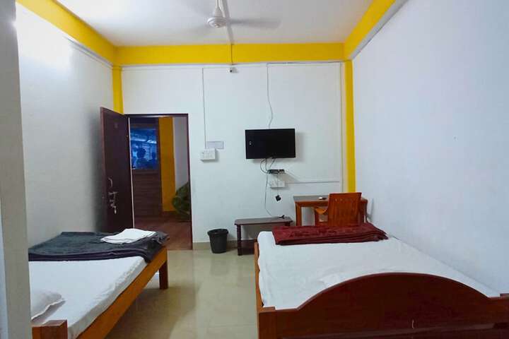 Room 14 of 32