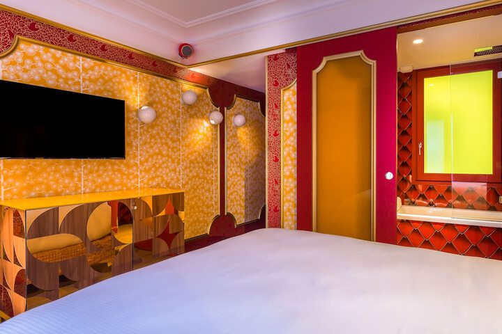 Room 11 of 87
