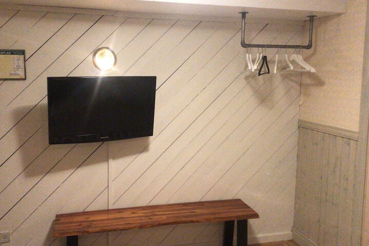 Room 9 of 67