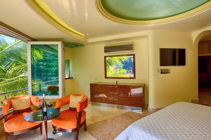 Room 100 of 336