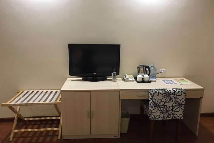 Room 13 of 27
