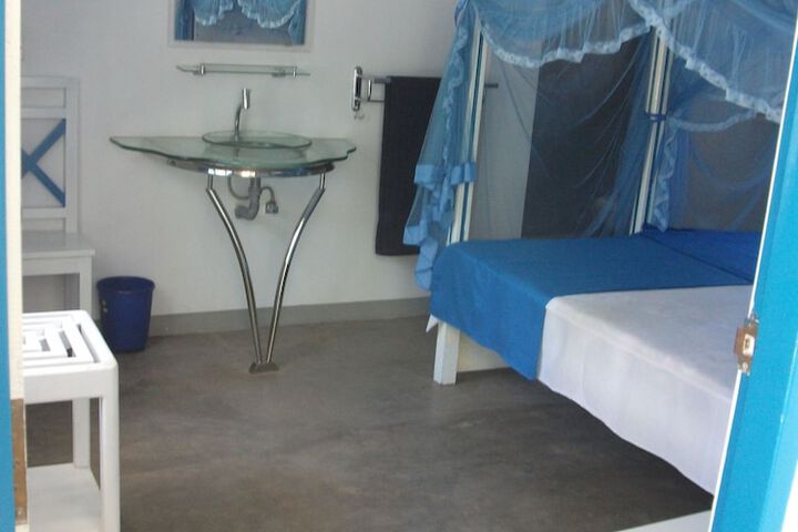 Room 16 of 32