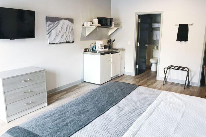 Room 7 of 33