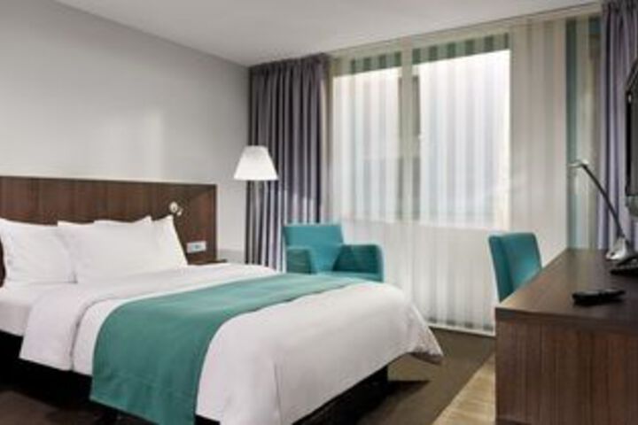 Room 45 of 120