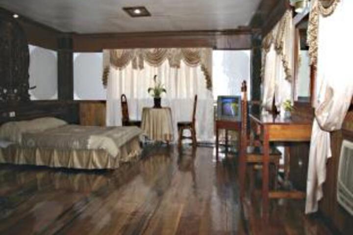 Room 2 of 5