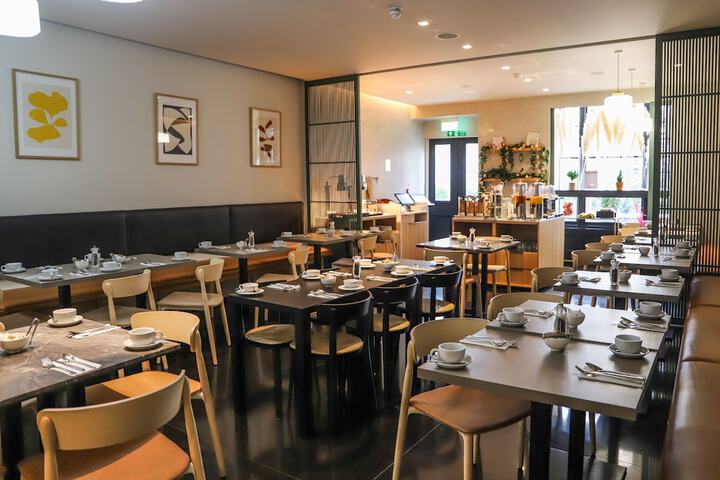 Breakfast area