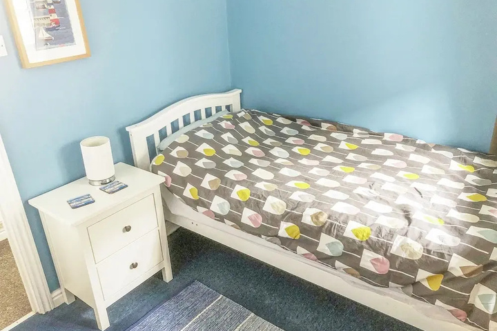 Room 2 of 5