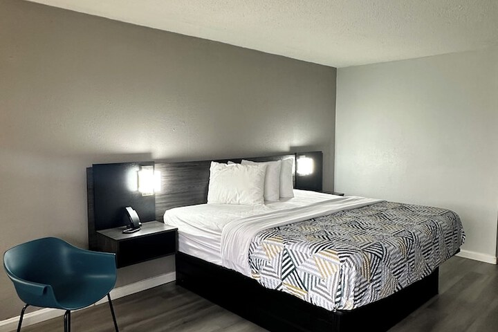Room 3 of 14