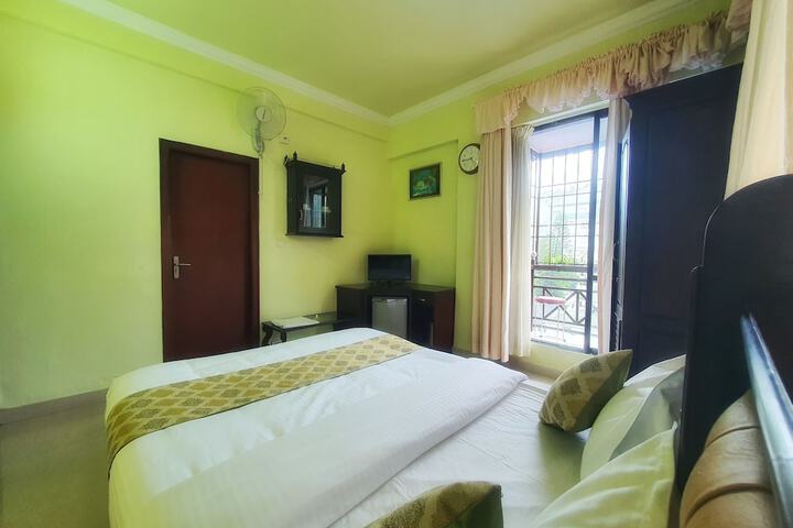 Room 13 of 27