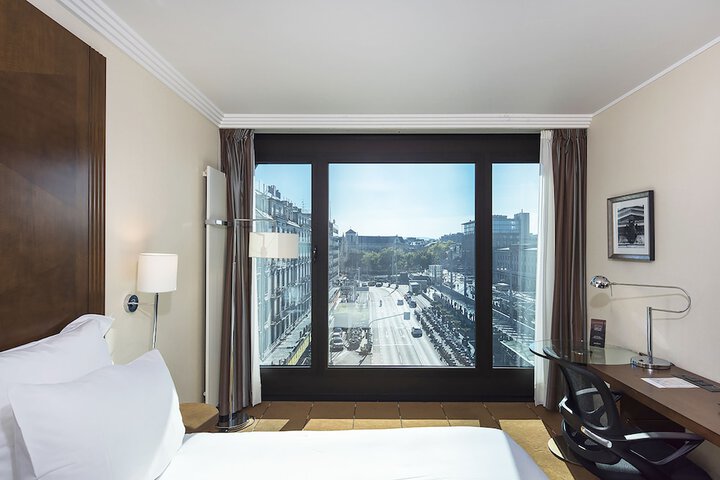 Room 27 of 49