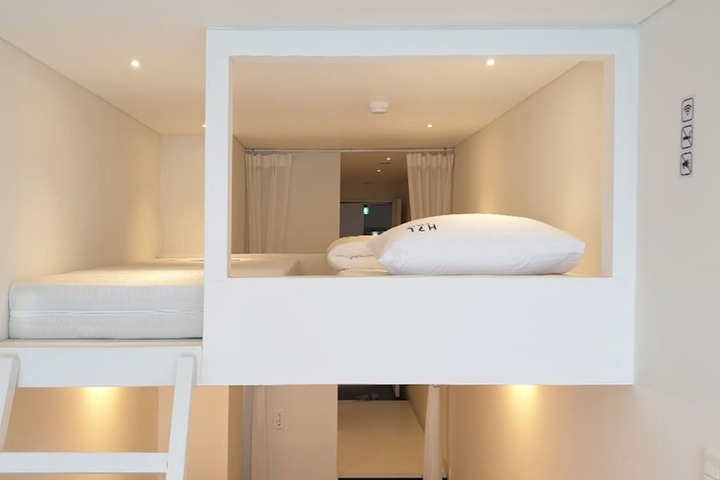 Room 6 of 72