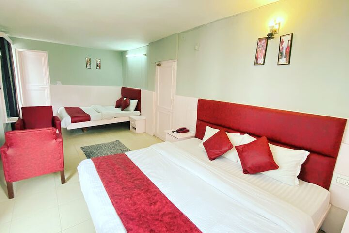 Room 4 of 28