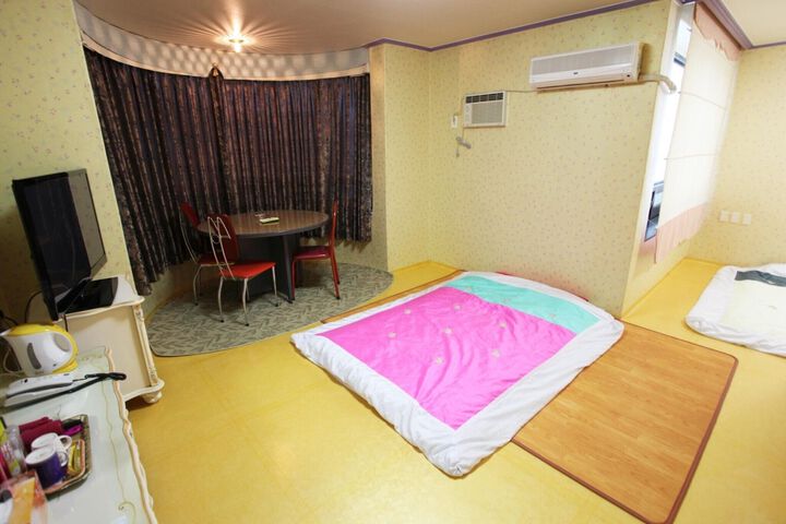 Room 59 of 79