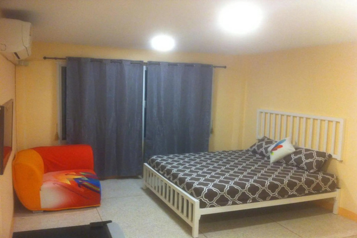 Room 8 of 11