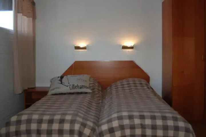 Room 2 of 9