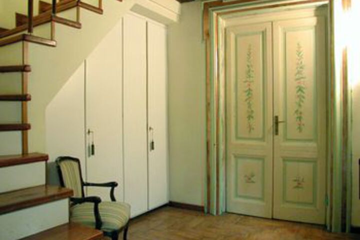 Room 2 of 7