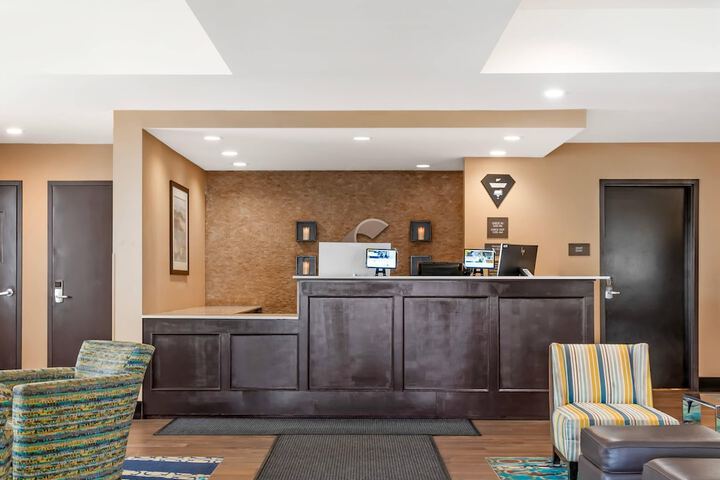 Entrance & Lobby
