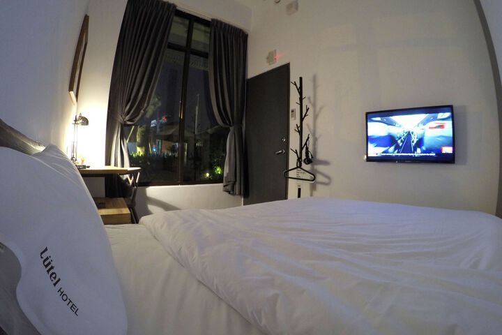 Room 31 of 142