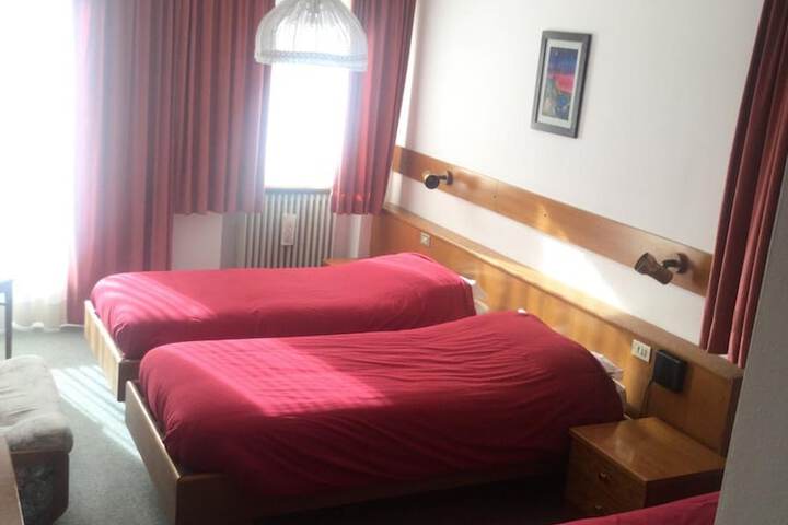 Room 6 of 49
