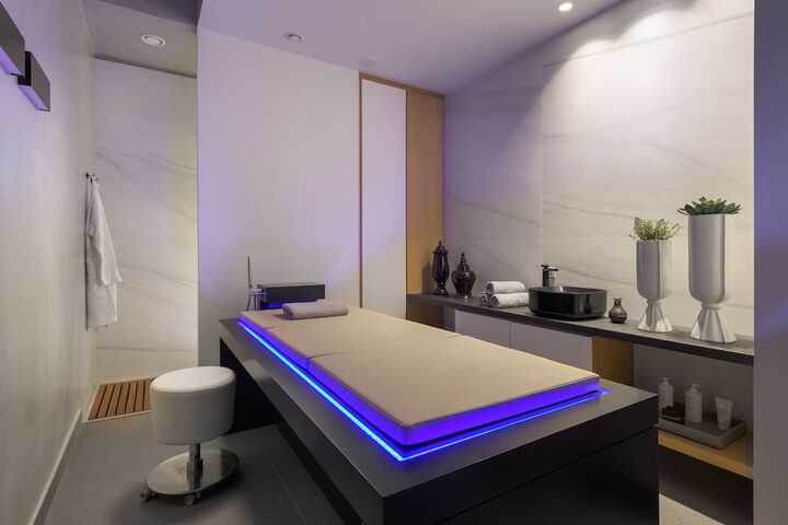 Spa 161 of 295