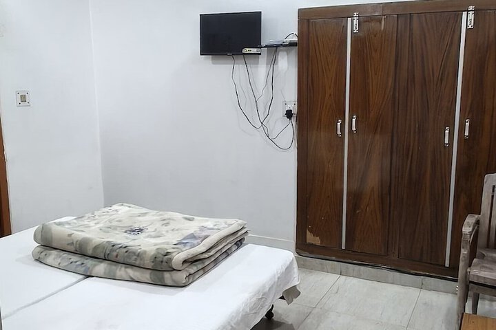 Room 13 of 39