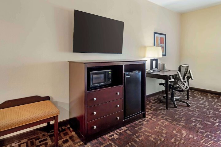 Room 8 of 40