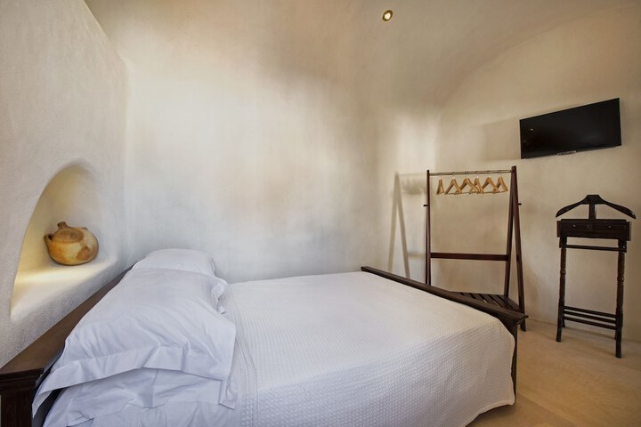 Room 30 of 49
