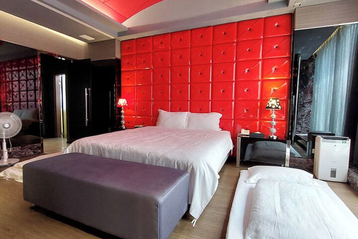 Room 26 of 69