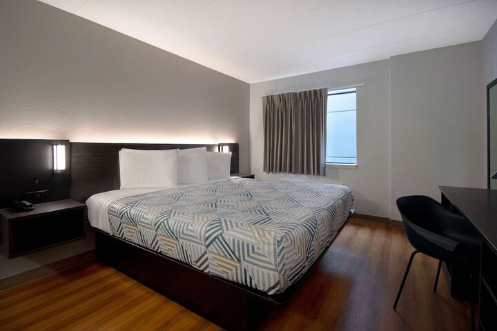 1 King Bed Kitchen (3 of 7)