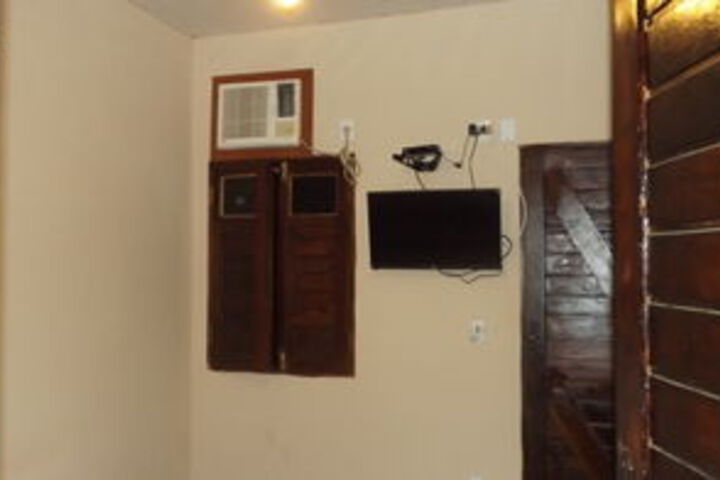 Room 13 of 48