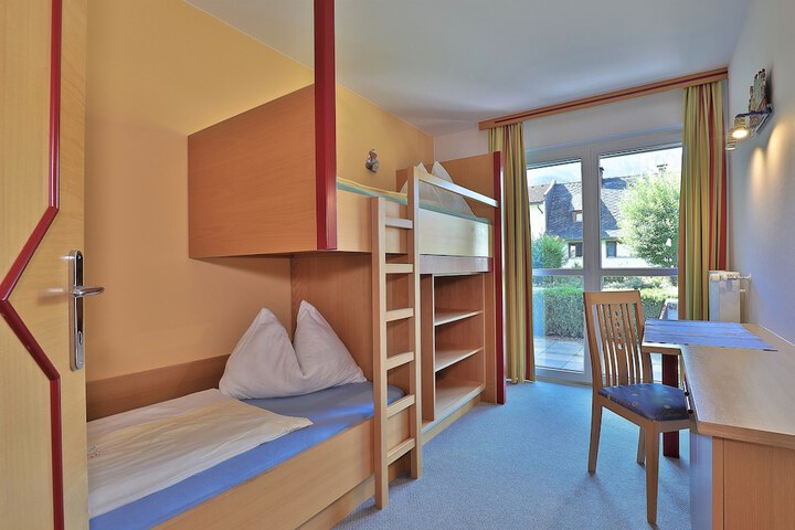 Room 27 of 87