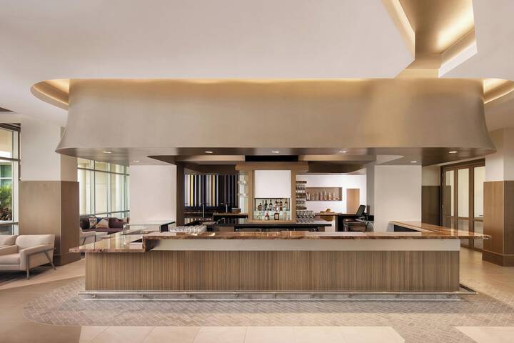 Lobby lounge
