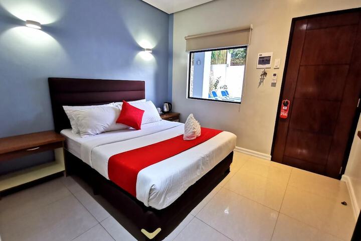 Room 4 of 25