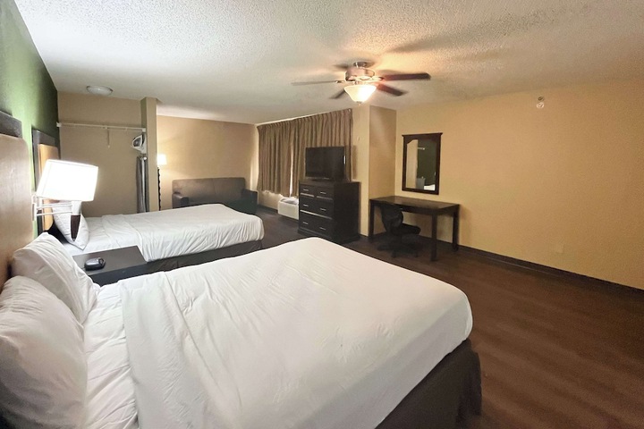 Room 18 of 28