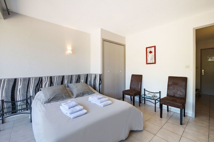 Room 6 of 19