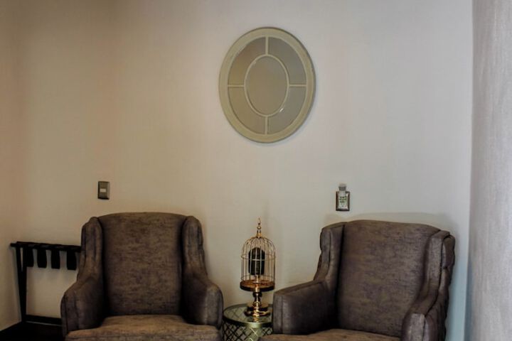Room 100 of 205