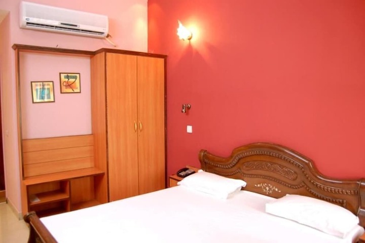Room 7 of 25