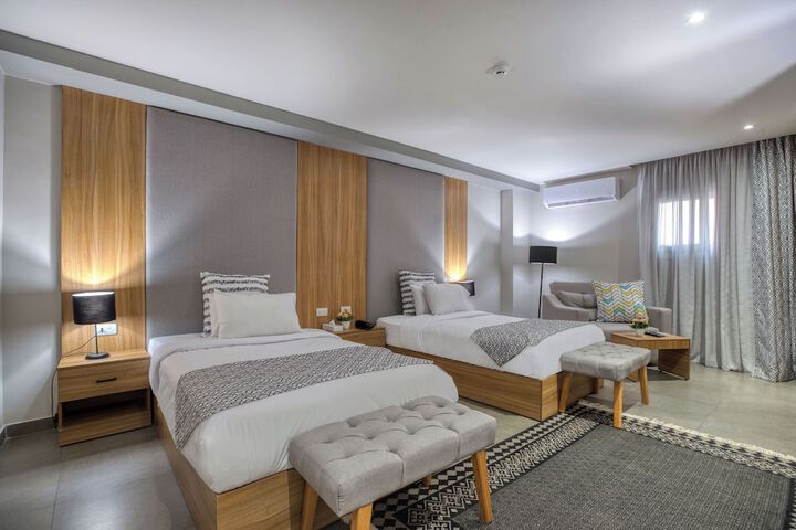 Room 10 of 71