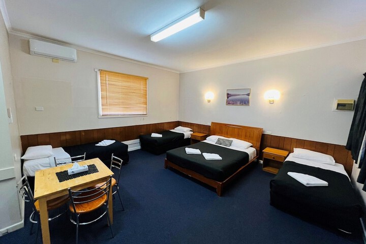 Room 5 of 19