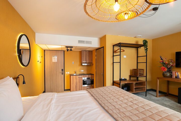 Room 11 of 110