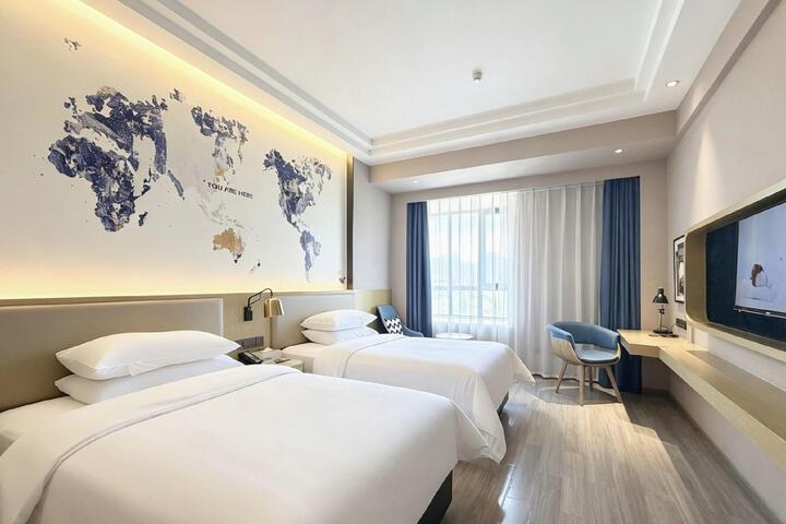 Room 10 of 25
