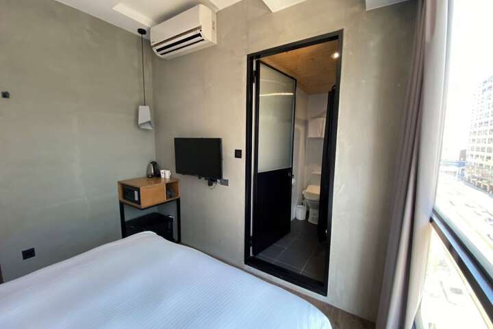 Room 21 of 61