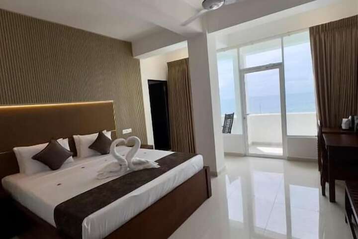 Room 8 of 30