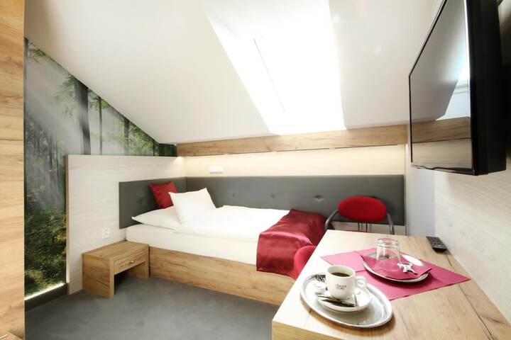 Room 16 of 52