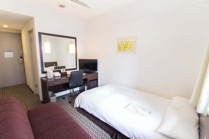 Room 10 of 86